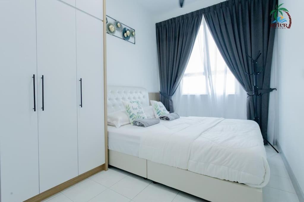 New Drawbridge Condo With Seaview And Pool 쿠알라트렝가누 외부 사진