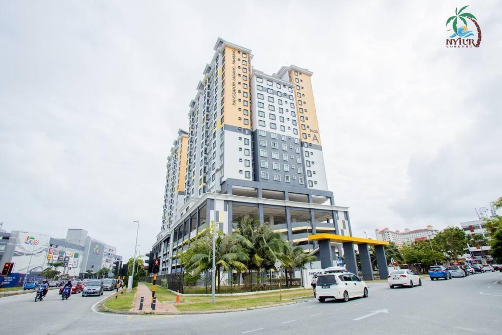 New Drawbridge Condo With Seaview And Pool 쿠알라트렝가누 외부 사진