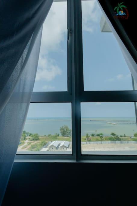 New Drawbridge Condo With Seaview And Pool 쿠알라트렝가누 외부 사진